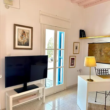 Maar Mykonos Apt Near The Beach *
